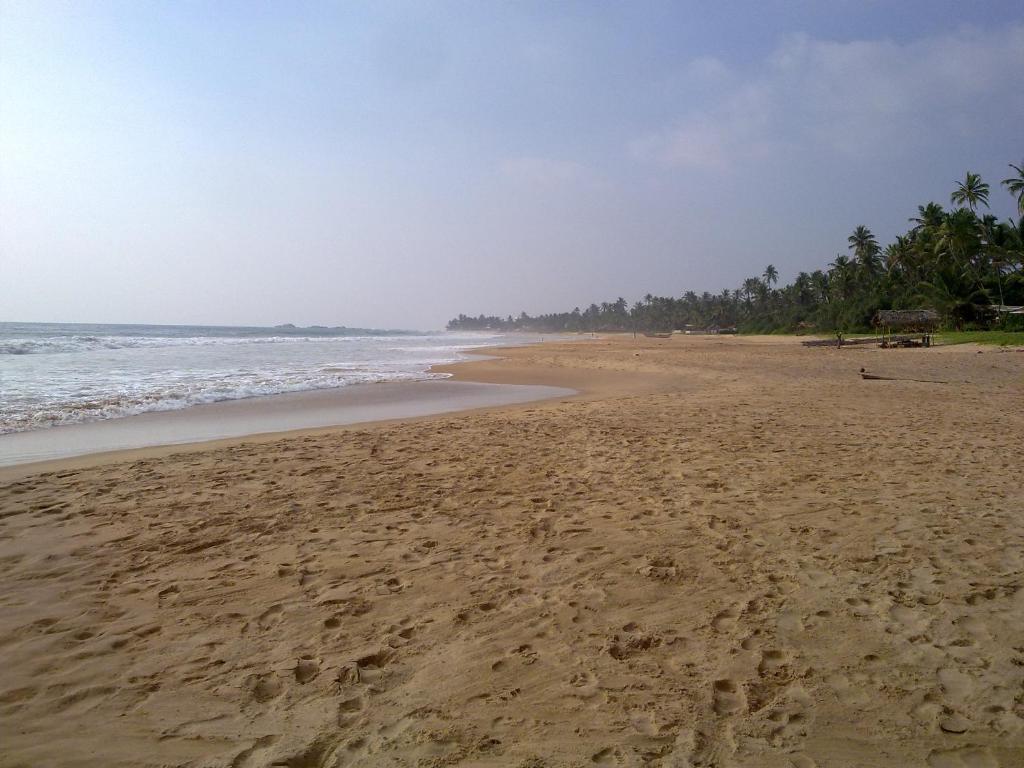 Hotel Sea Front Hikkaduwa Esterno foto