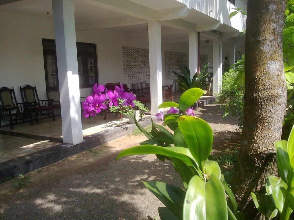 Hotel Sea Front Hikkaduwa Esterno foto