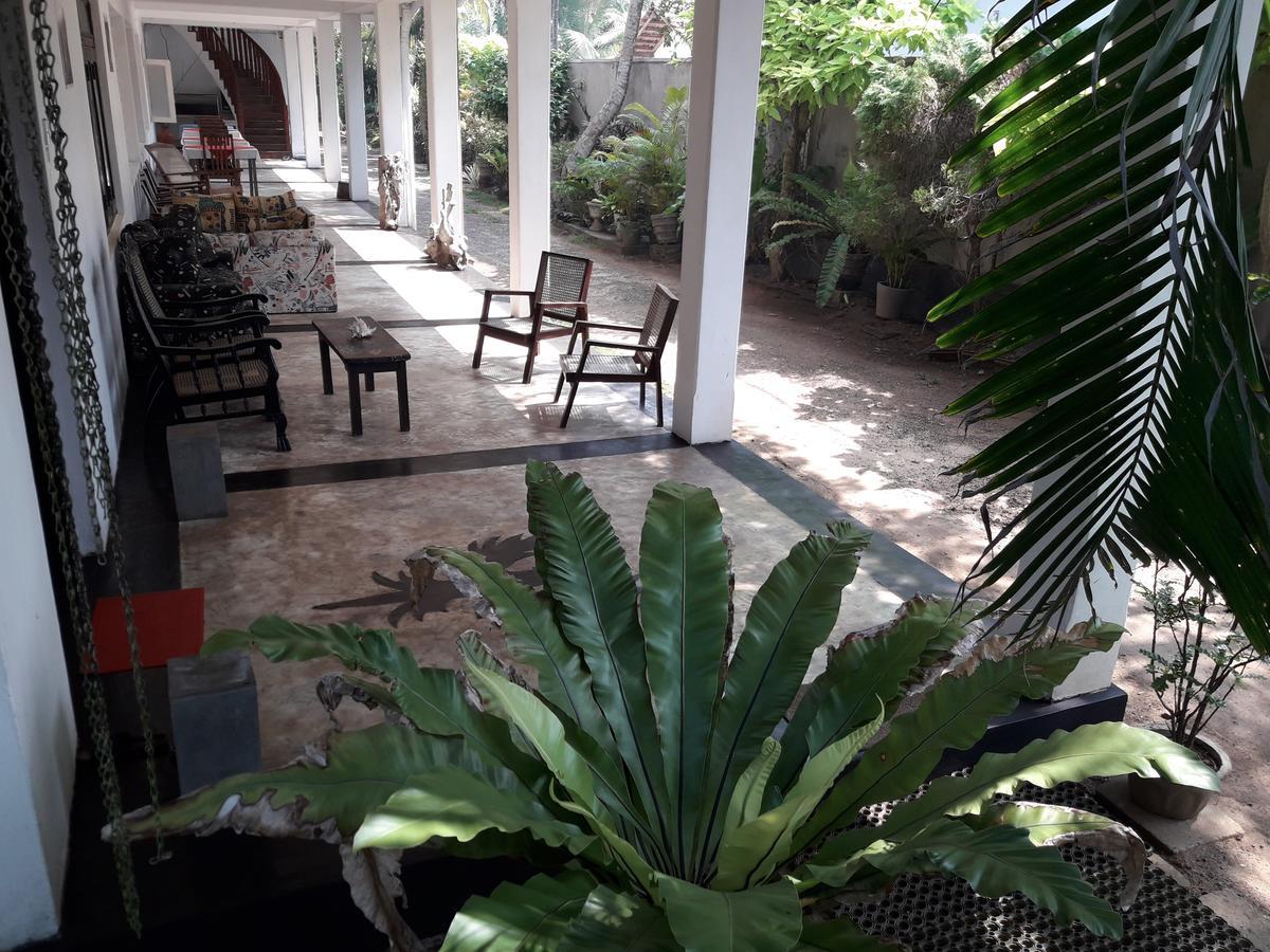 Hotel Sea Front Hikkaduwa Esterno foto