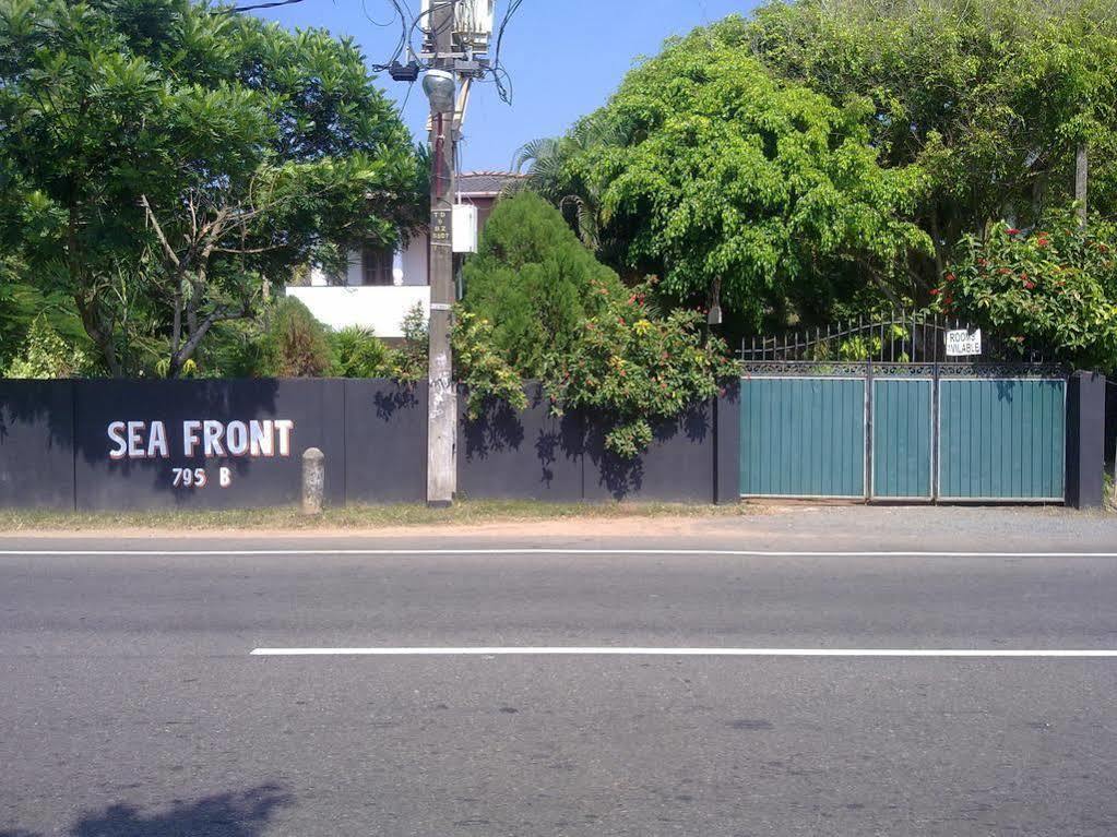 Hotel Sea Front Hikkaduwa Esterno foto