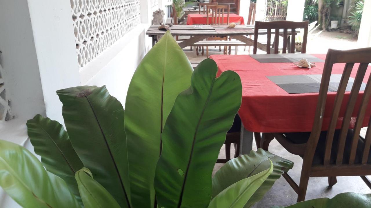 Hotel Sea Front Hikkaduwa Esterno foto