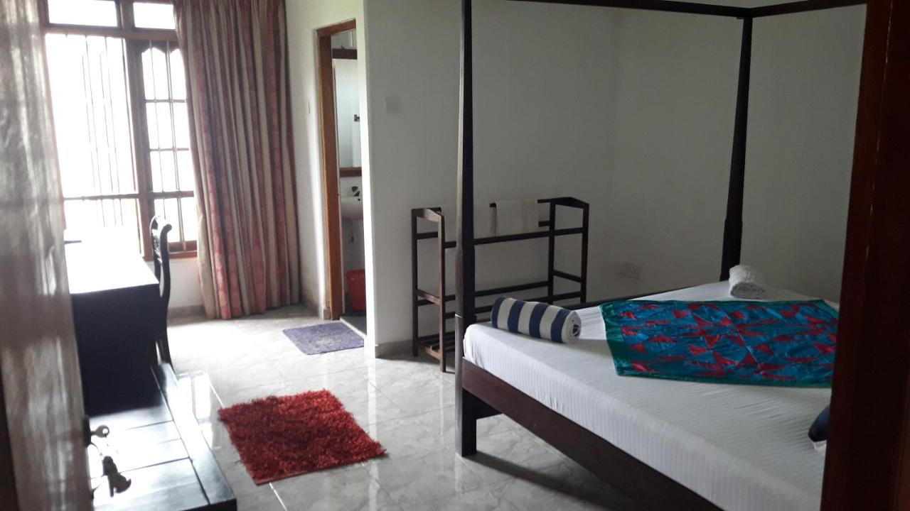 Hotel Sea Front Hikkaduwa Esterno foto